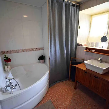 Maison De Vacances Les Petites Mazures * Les Touches